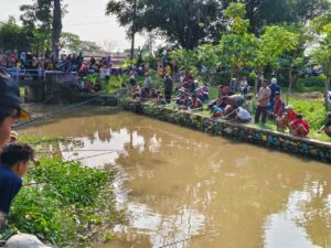 Mancing Bareng, Warga Rancagede dan Anggota Pakombes Pererat Kebersamaan