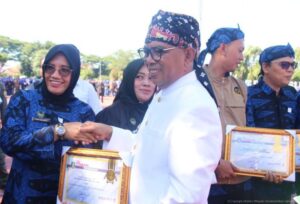 Lima Aparatur Desa dan Kelurahann Terima Penghargaan Peace Maker Justice Award di HUT ke-25 Banten