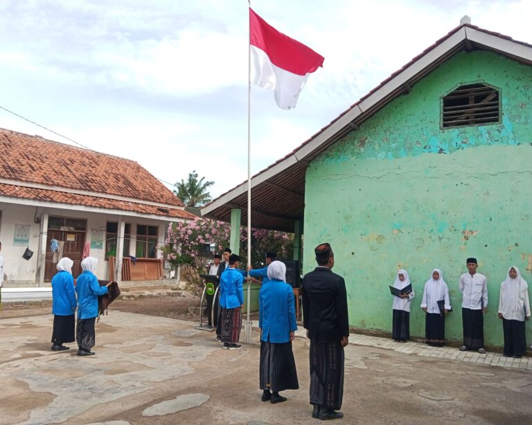 Santri YPI Al-Jauharatun Naqiyah Gelar Upacara Hari Santri Nasional 2025 dengan Khidmat dan Penuh Semangat Kebangsaan