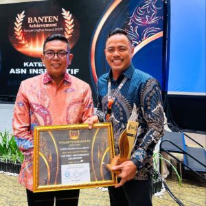 Surta Wijaya Raih Penghargaan The Best Performance Leadership di Ajang Banten Achievement TangerangPos Award 2025