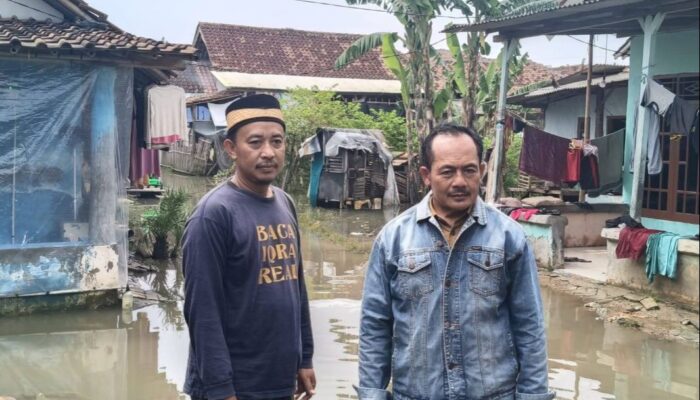 Camat Mekar Baru Meninjau Langsung Permukiman Warga yang Terdampak Banjir